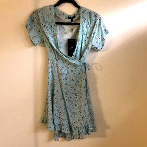 BNWT Blue floral wrap dress